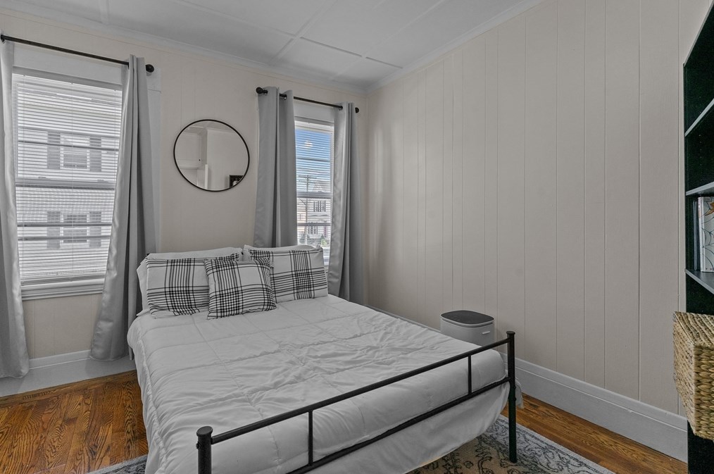 28 Borden St, New Bedford MA 02740-3317 exterior