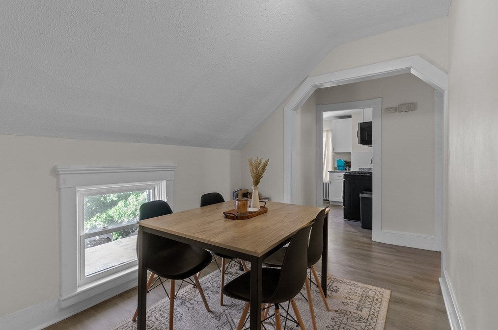 28 Borden St, New Bedford MA 02740-3317 exterior