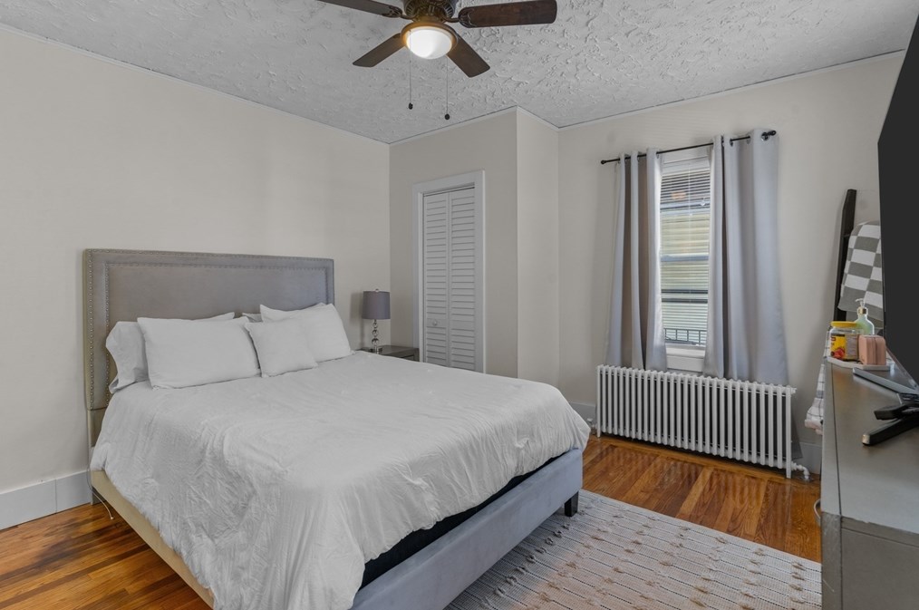 28 Borden St, New Bedford MA 02740-3317 exterior