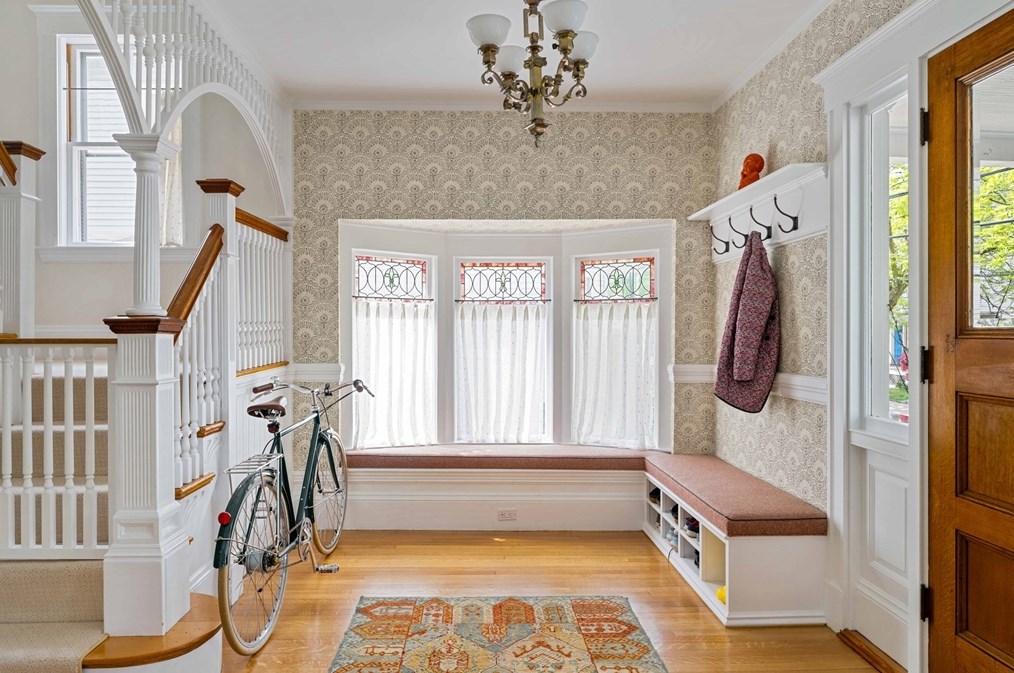 88 Ossipee Rd, Somerville, MA 02144-1634