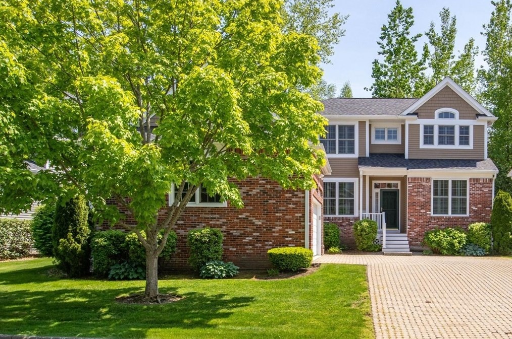 6 Riverwalk Ln, Walpole MA  02032-1187 exterior