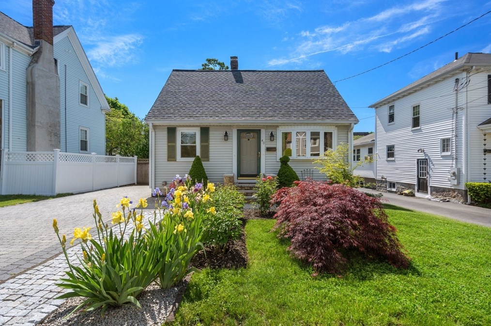 40 Stedman St, Quincy, MA 02169-1221