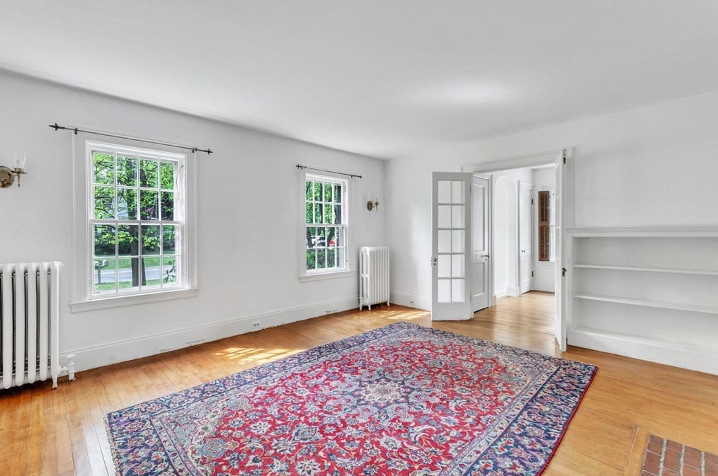 3 Cherry St, Greenfield MA 01301-1409 exterior