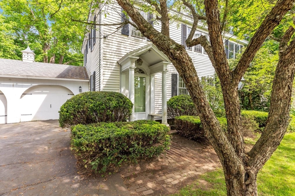 3 Cherry St, Greenfield, MA 01301-1408