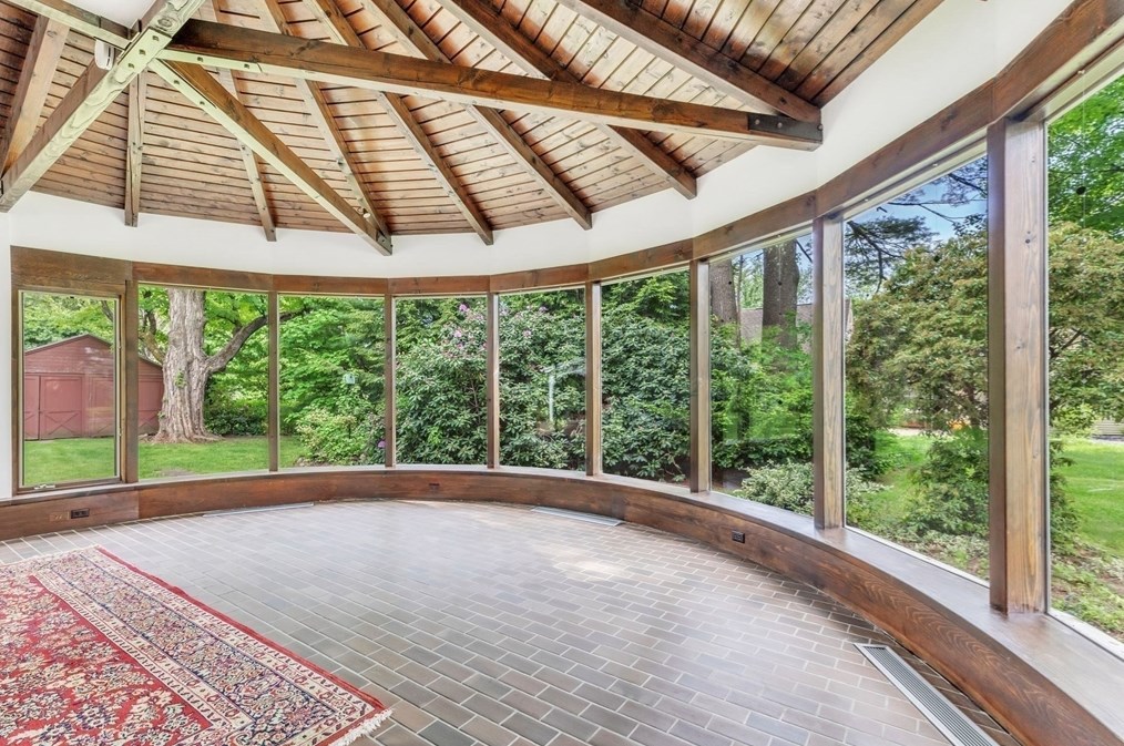 3 Cherry St, Greenfield MA 01301-1409 exterior