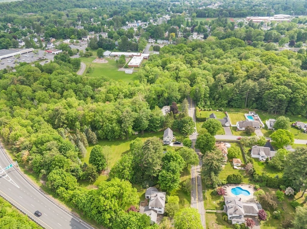 3 Cherry St, Greenfield MA 01301-1409 exterior