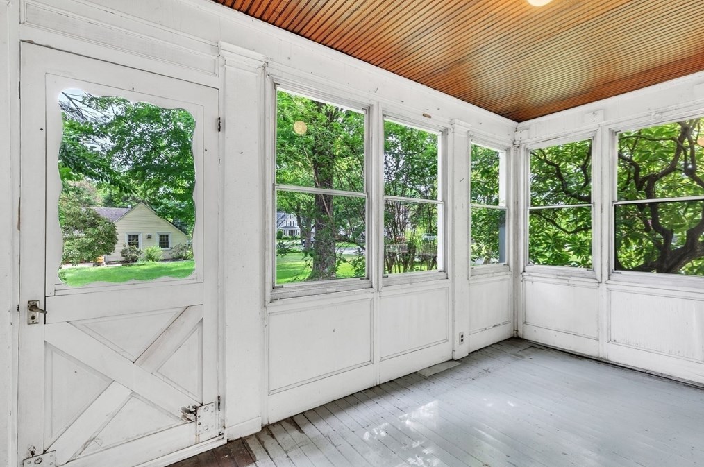 3 Cherry St, Greenfield MA 01301-1409 exterior