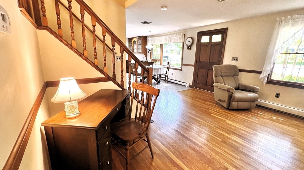 59 Fox Hl Dr, East Bridgewater MA 02324-2333 exterior