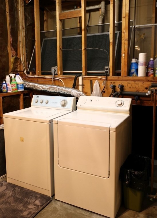 59 Fox Hl Dr, East Bridgewater MA 02324-2333 exterior