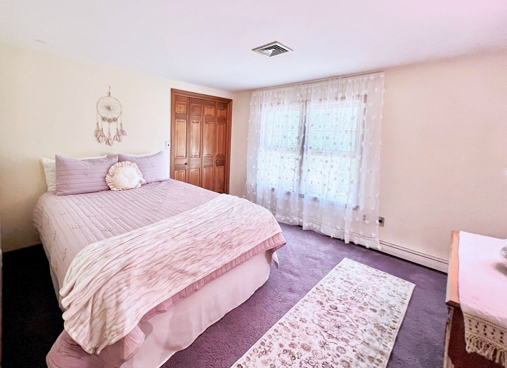 59 Fox Hl Dr, East Bridgewater MA 02324-2333 exterior