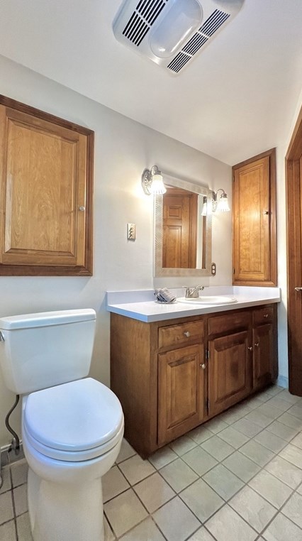 59 Fox Hl Dr, East Bridgewater MA 02324-2333 exterior