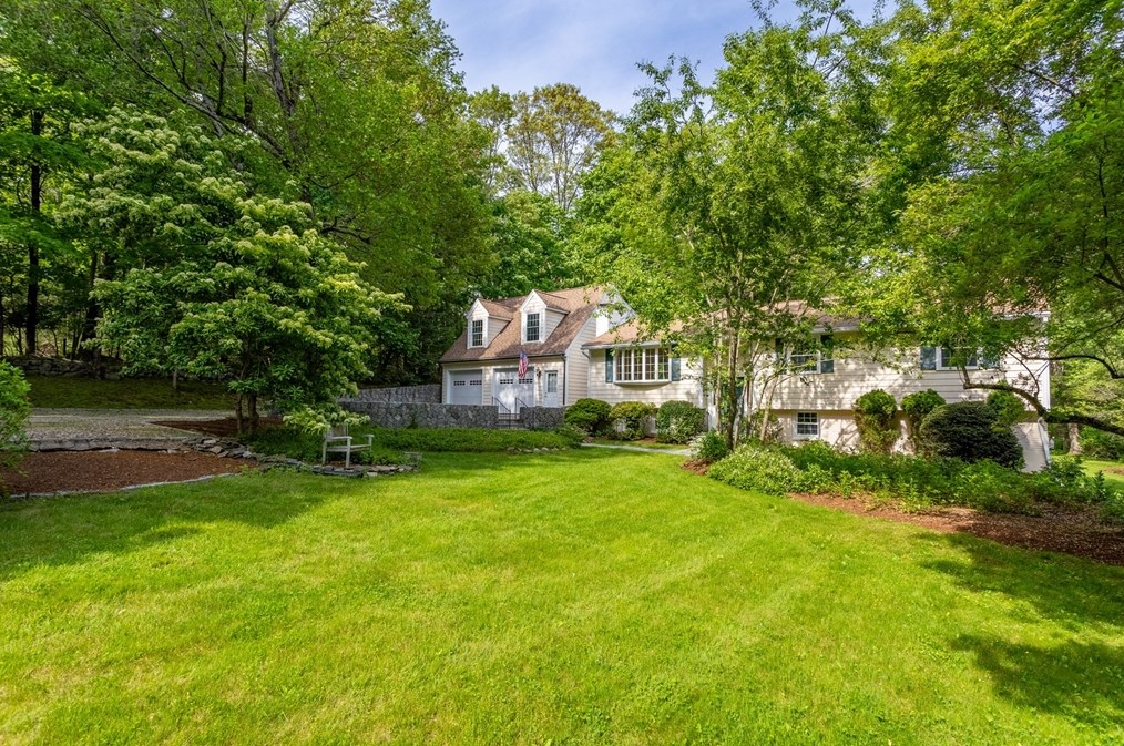 94 Codman Rd, Lincoln, MA 01773 exterior