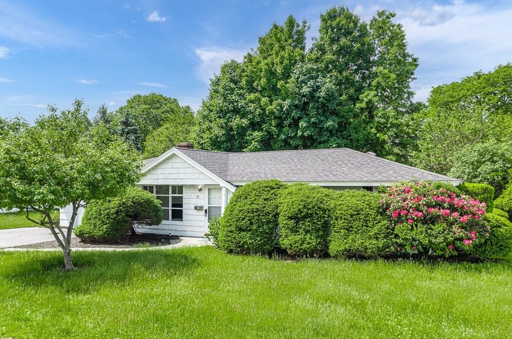 14 Waterhouse Rd, Stoneham, MA 02180