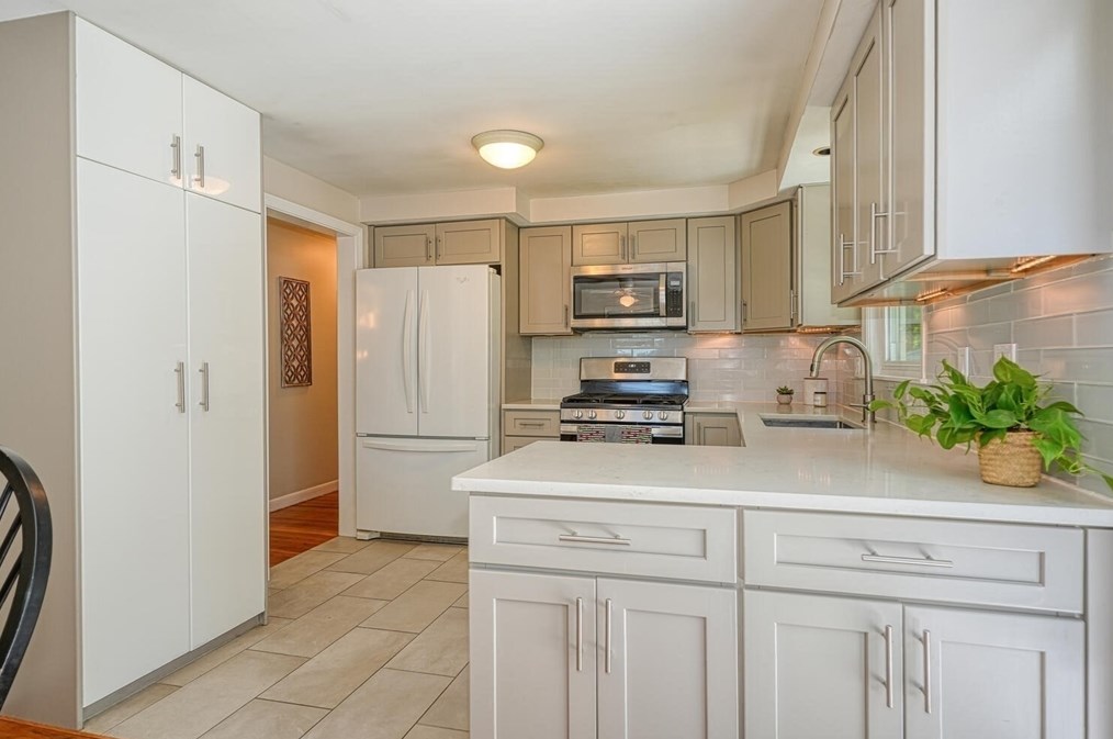 95 Ml St, Franklin MA 02038-1224 exterior