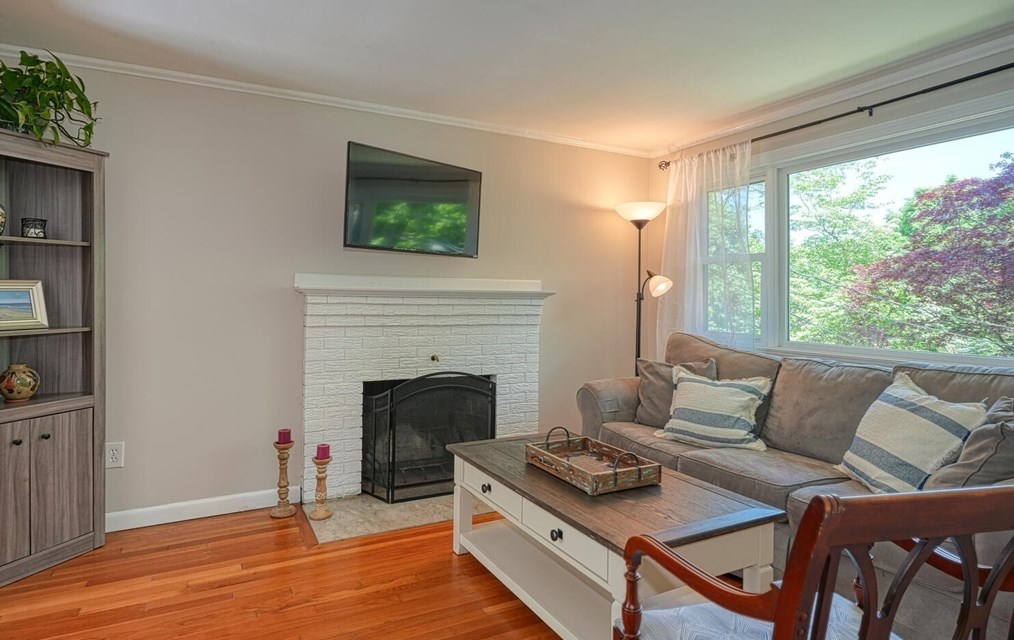 95 Ml St, Franklin MA 02038-1224 exterior