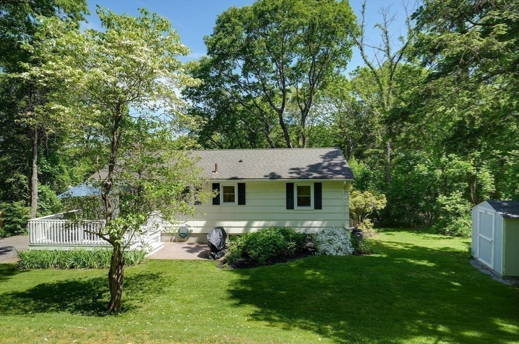 95 Ml St, Franklin MA 02038-1224 exterior