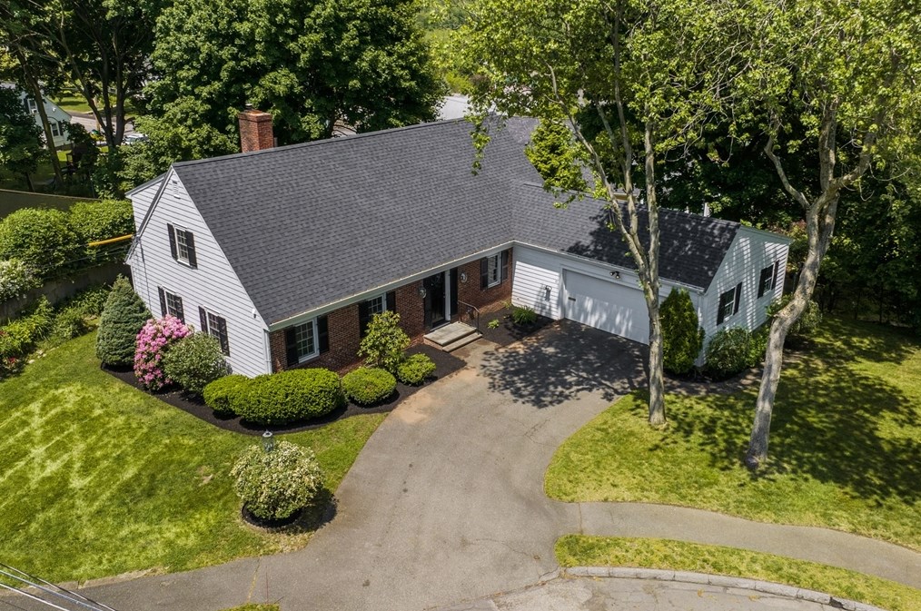 10 Alpine Cir, Wakefield, MA 01880 exterior