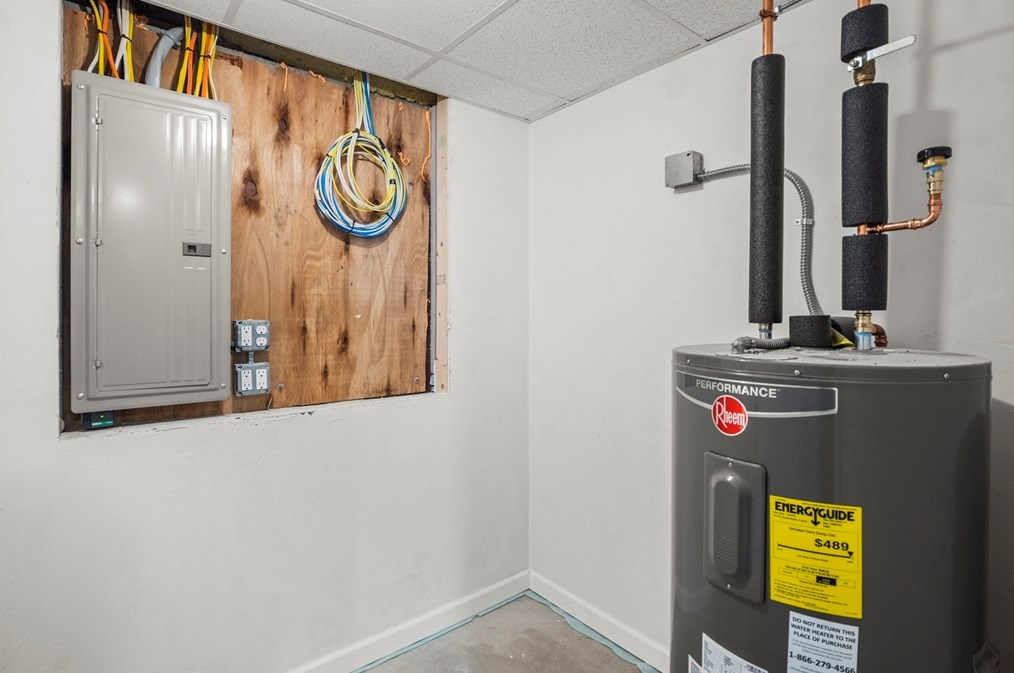 48 Litchfield St, Worcester MA 01603 exterior