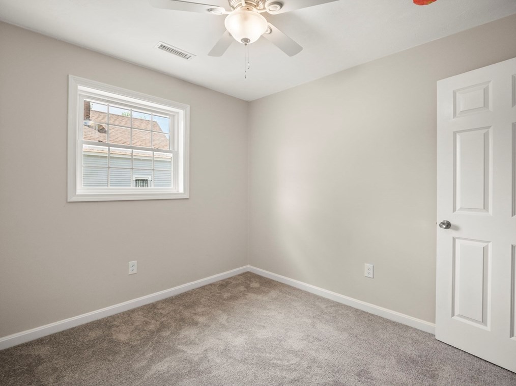 48 Litchfield St, Worcester MA 01603 exterior