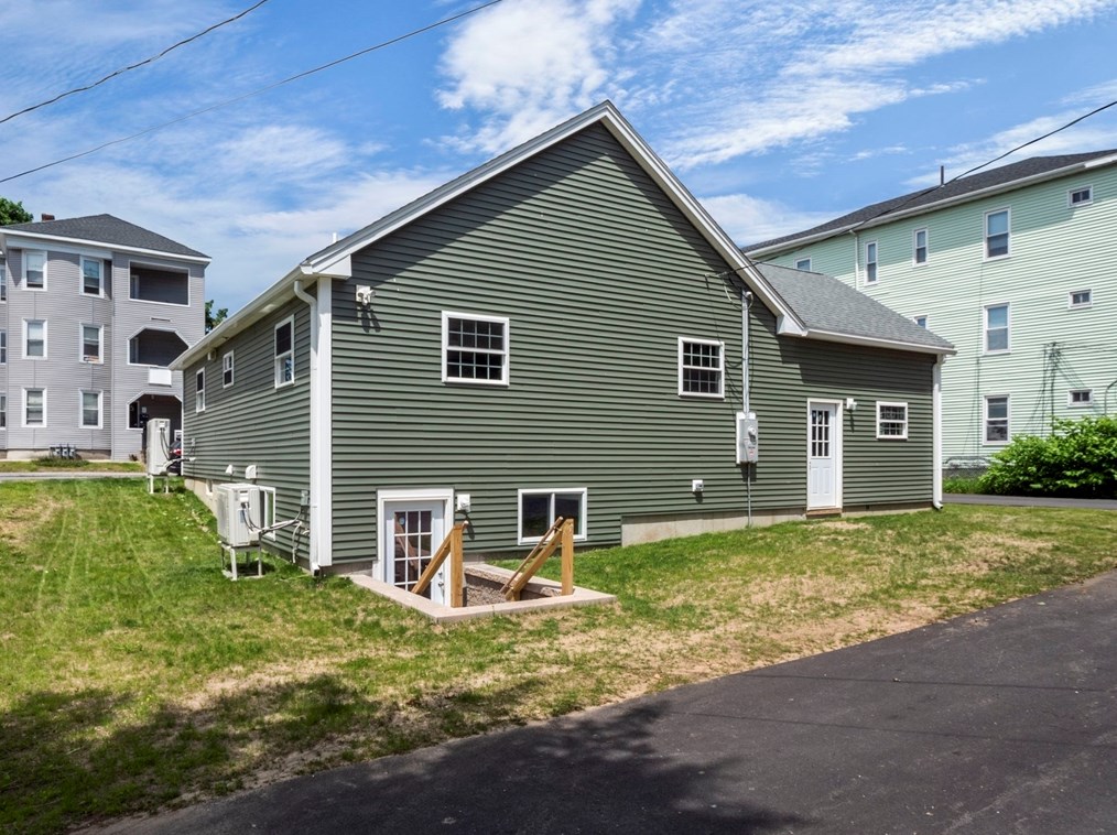 48 Litchfield St, Worcester MA 01603 exterior