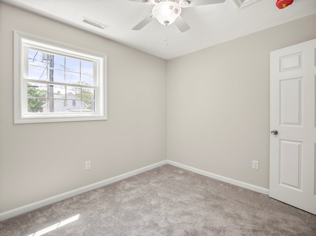 48 Litchfield St, Worcester MA 01603 exterior