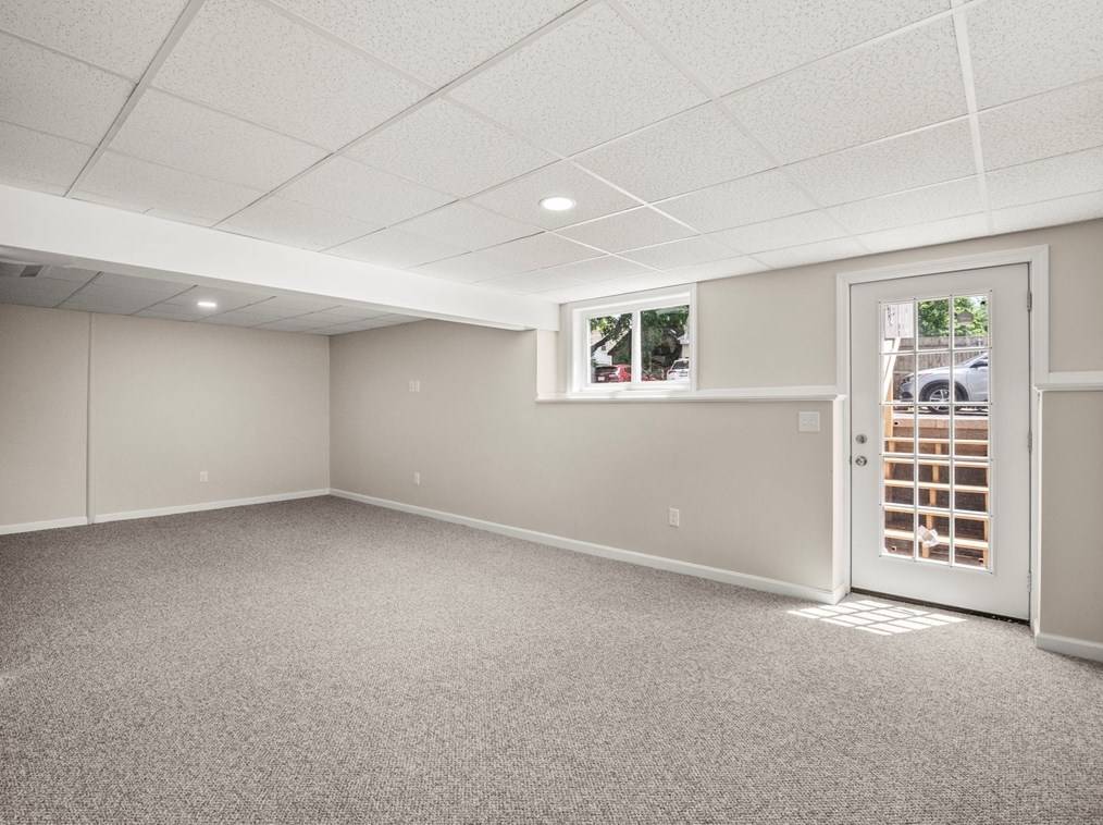 48 Litchfield St, Worcester MA 01603 exterior