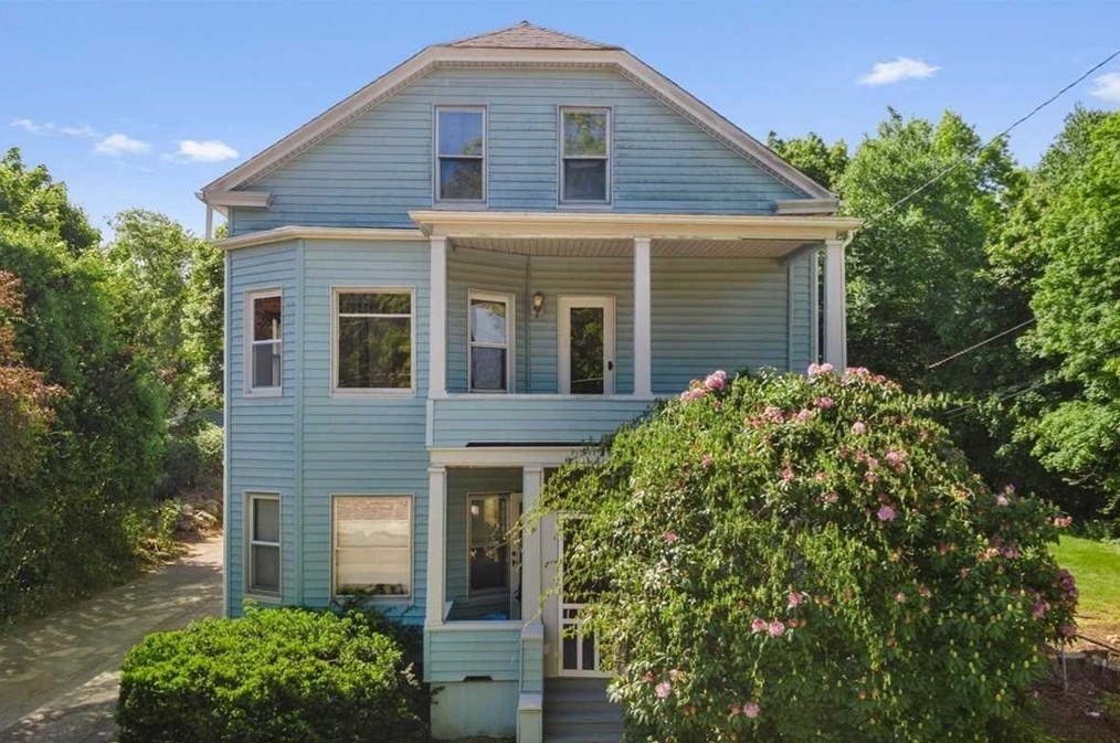 41 Elm St, Webster, MA 01570 exterior