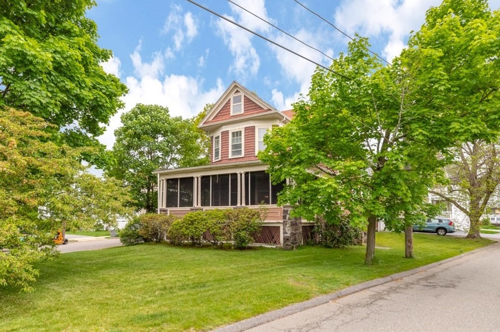 35 Mount Vernon St, Saugus, MA 01906 exterior