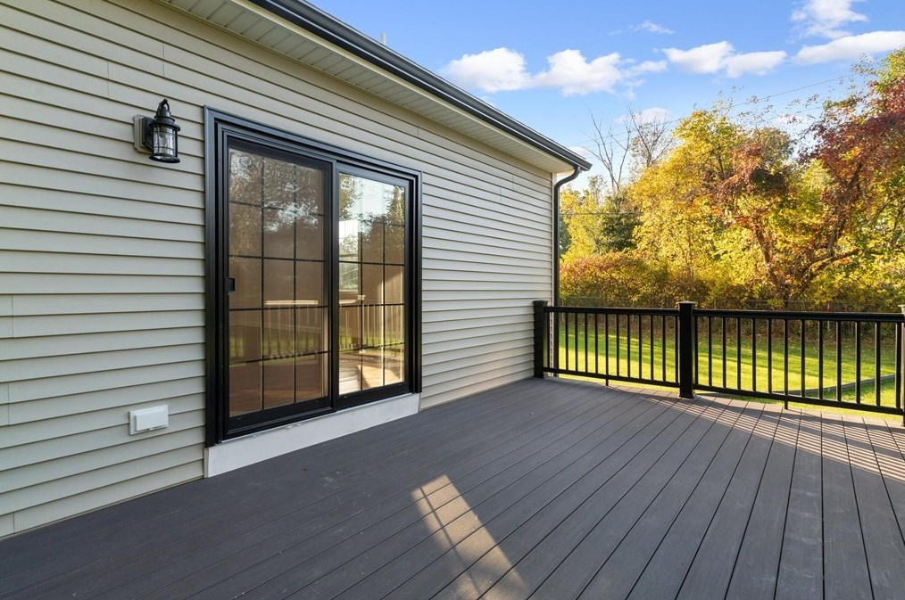 56 Pawtucket Blvd, Tyngsborough MA 01879-1589 exterior