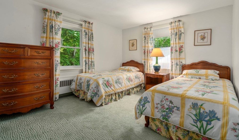 129 Withington Rd, Newton MA 02460-2037 exterior