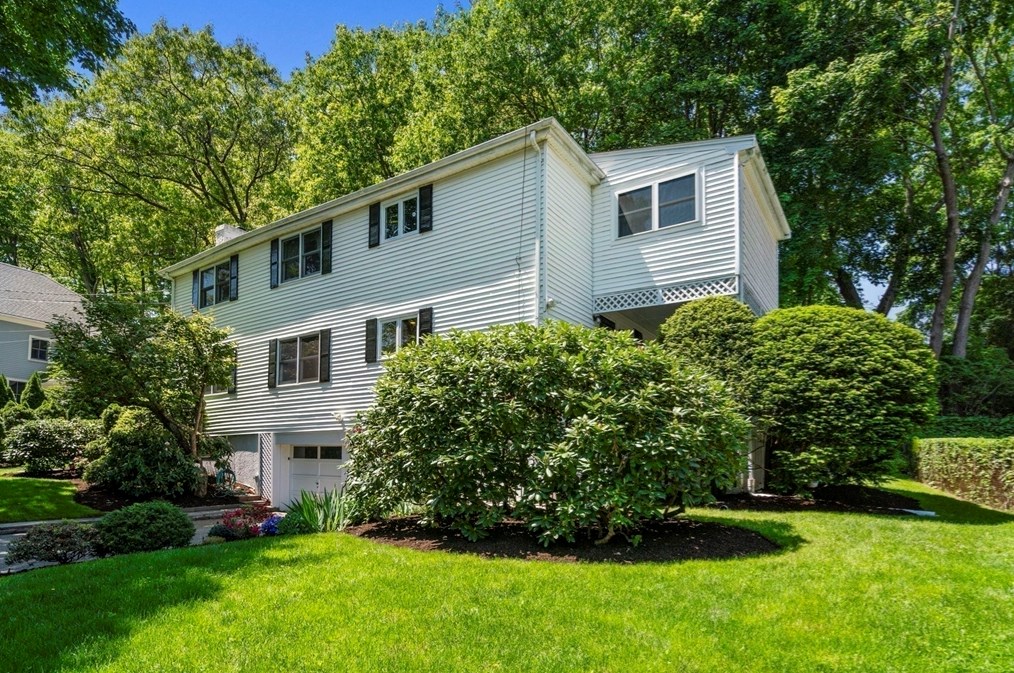 129 Withington Rd, Newton MA 02460-2037 exterior