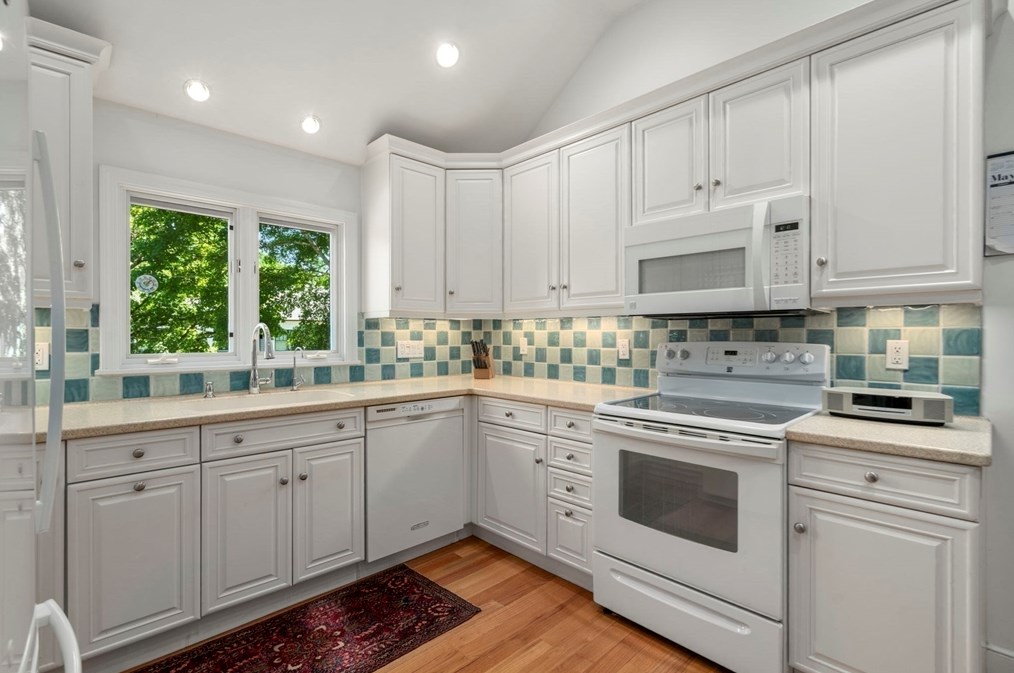 129 Withington Rd, Newton MA 02460-2037 exterior