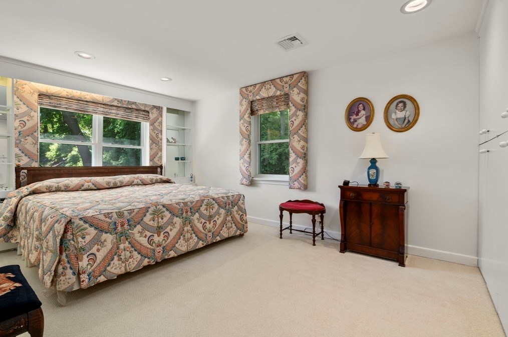 129 Withington Rd, Newton MA 02460-2037 exterior