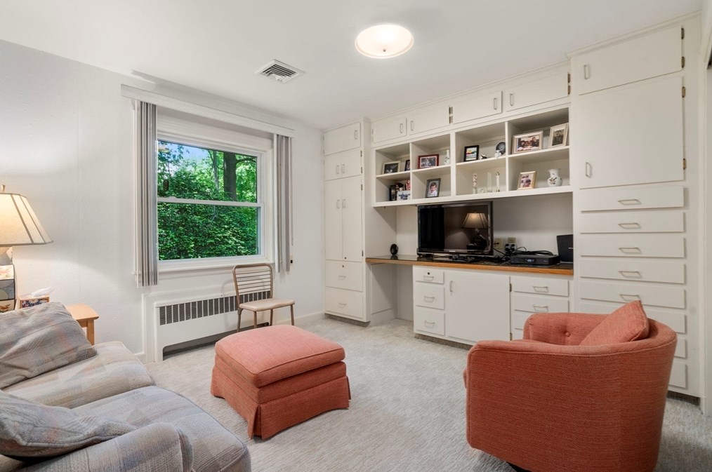 129 Withington Rd, Newton MA 02460-2037 exterior