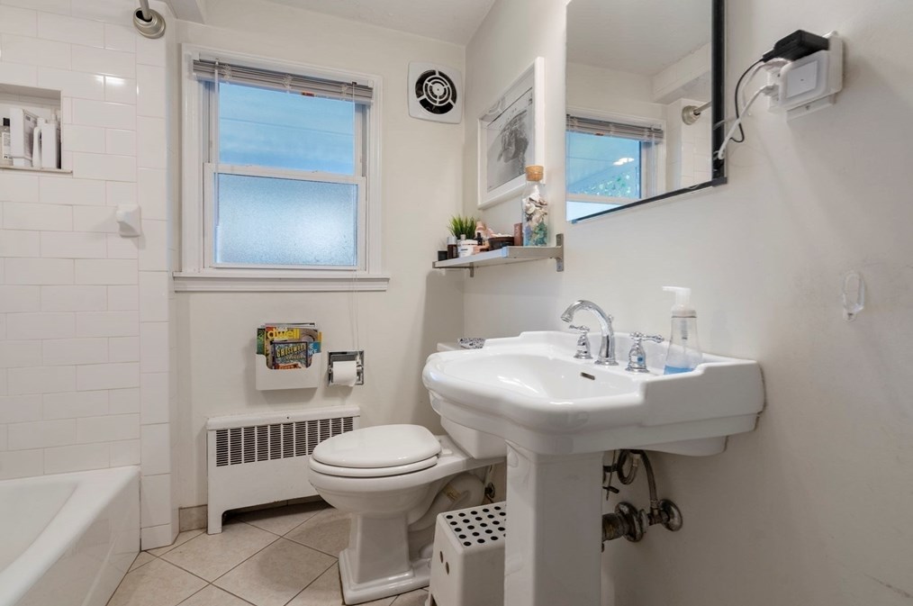 129 Withington Rd, Newton MA 02460-2037 exterior