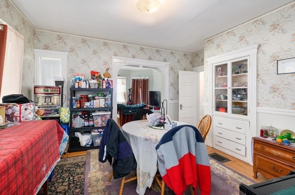 238 Beach St, Revere MA 02151-5004 exterior