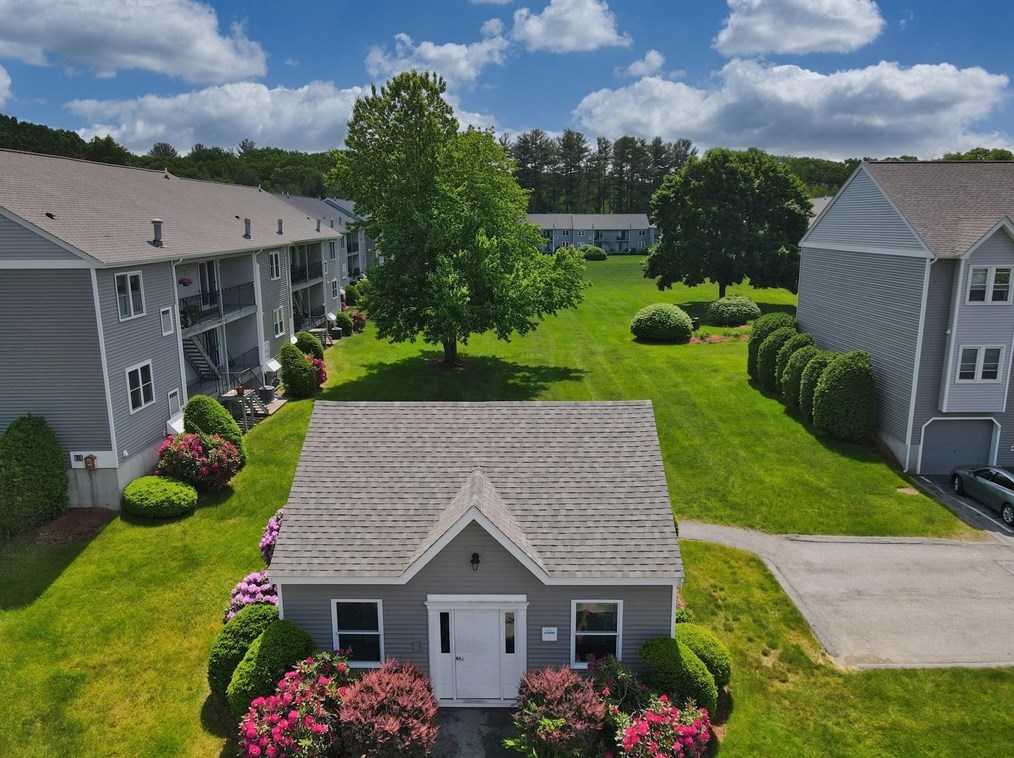 64 Tennis Plaza Rd #4, Dracut, MA 01826