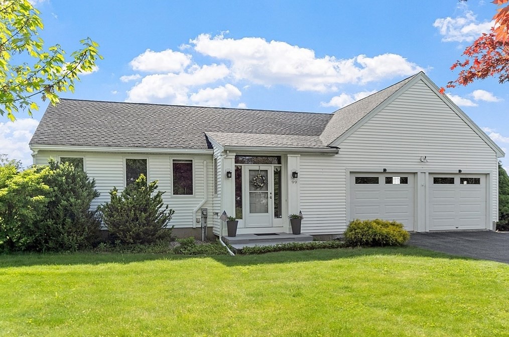 99 Farm Hill Rd, Leominster, MA 01453 exterior