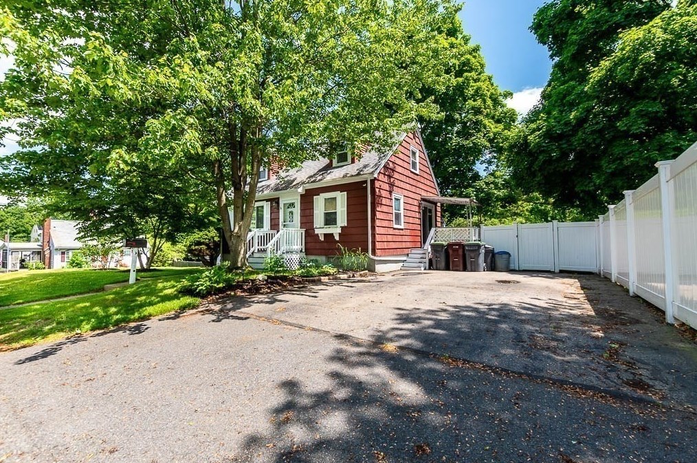 30 Poplar St, Dedham, MA 02026