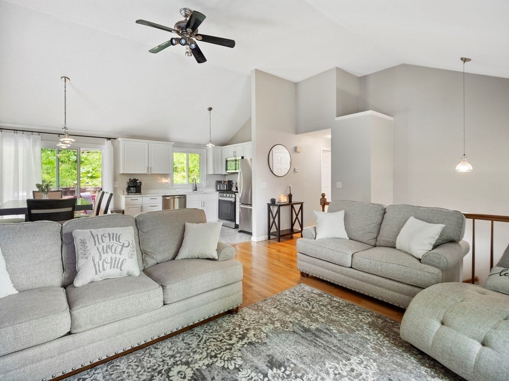 377 Butman Rd, Lowell MA 01852-4308 exterior