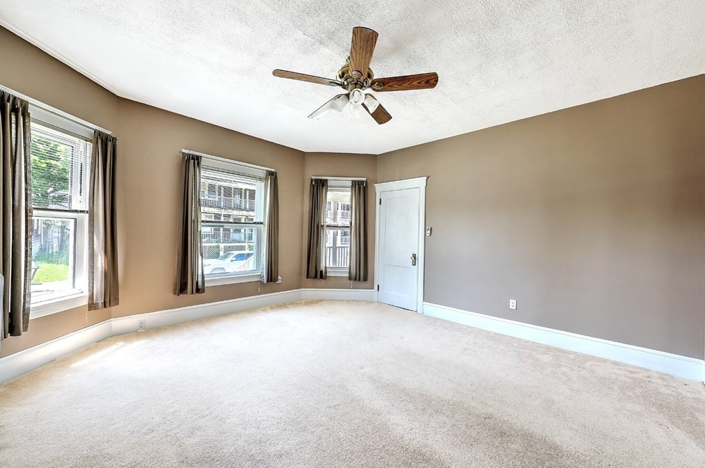 359 Stetson St, Fall River MA 02720-5545 exterior