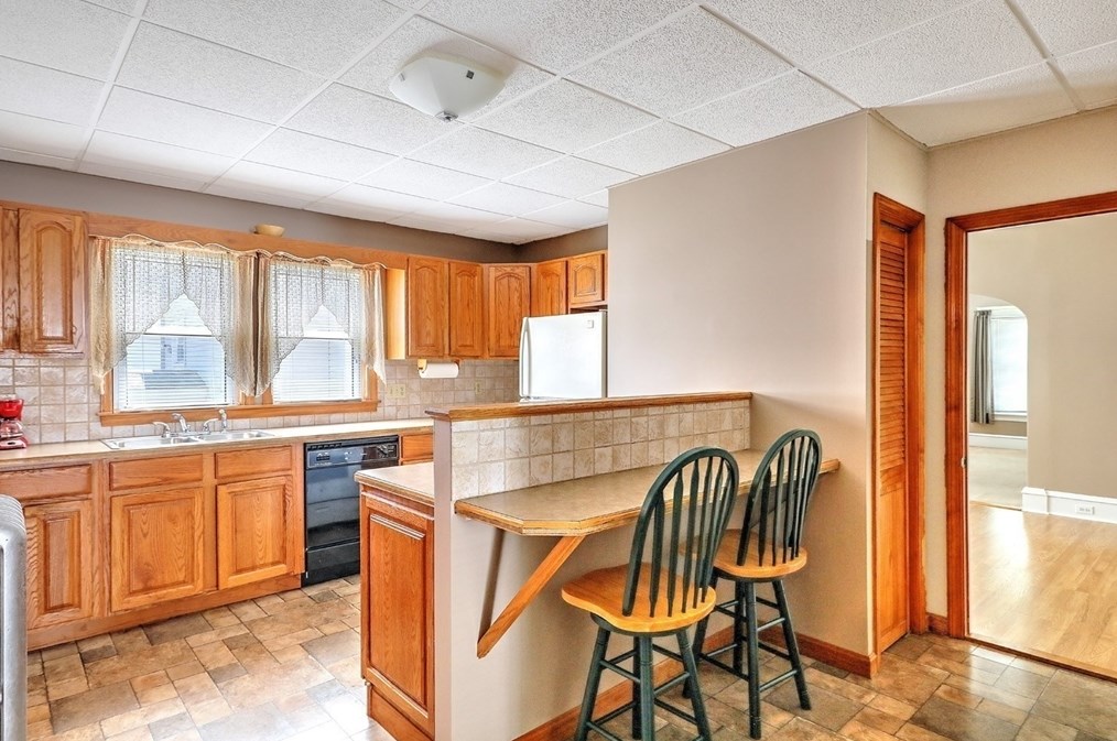 359 Stetson St, Fall River MA 02720-5545 exterior