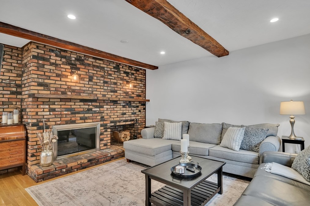 140 Jewett St, Newton, MA 02458-1525