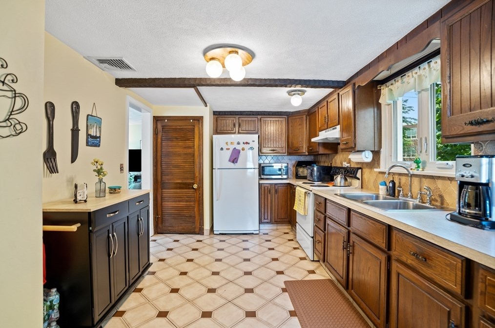 19 Belcher St, Winthrop MA 02152-3031 exterior