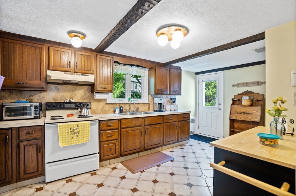 19 Belcher St, Winthrop MA 02152-3031 exterior