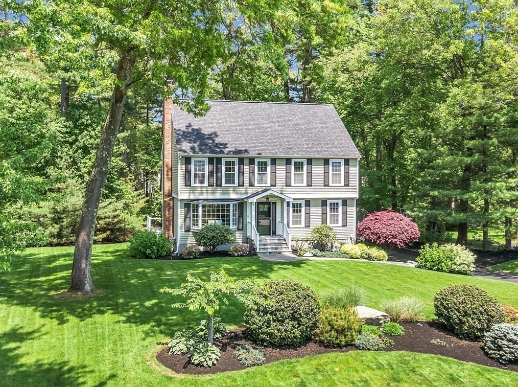 12 Tiffany Ln, Andover, MA 01810