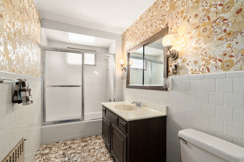 128 Jewett St, Newton MA 02458-1525 exterior