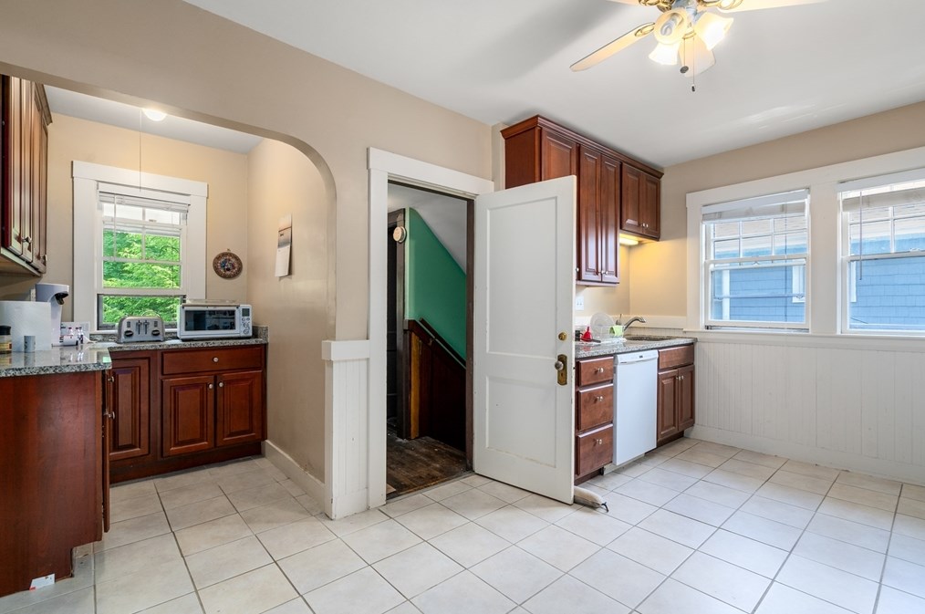 128 Jewett St, Newton MA 02458-1525 exterior