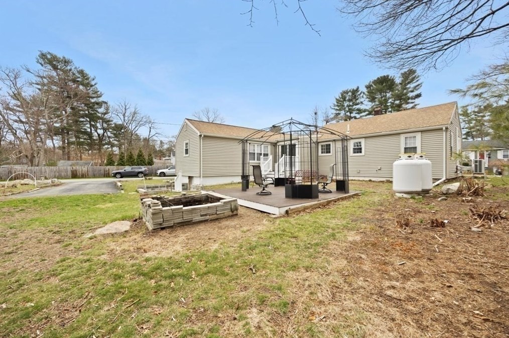 26 Jamieson St, Abington MA  02351-1022 exterior