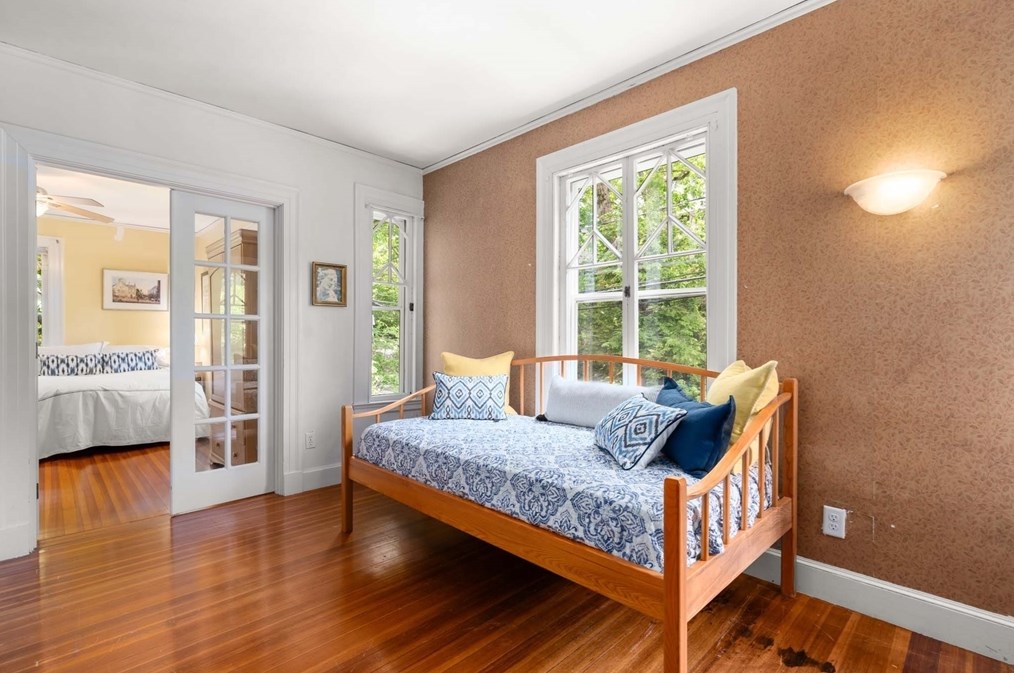 121 Bishopsgate Rd, Newton MA 02459-2008 exterior